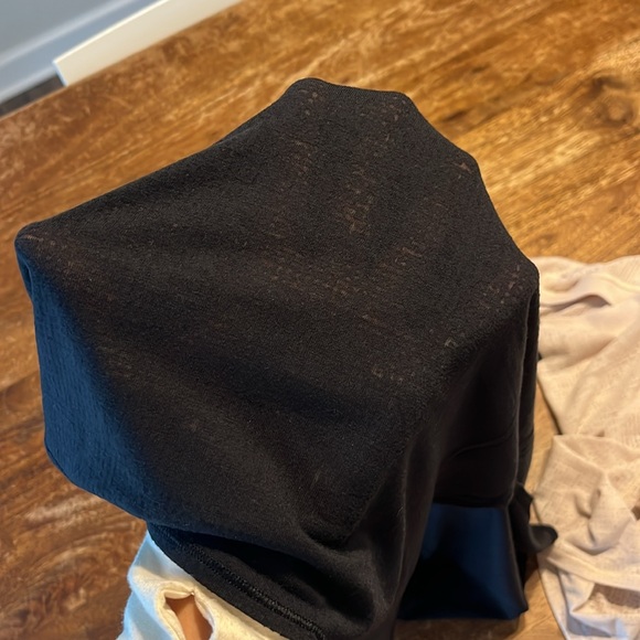 Lululemon Muscle Tank Bundle - Picture 5 of 9